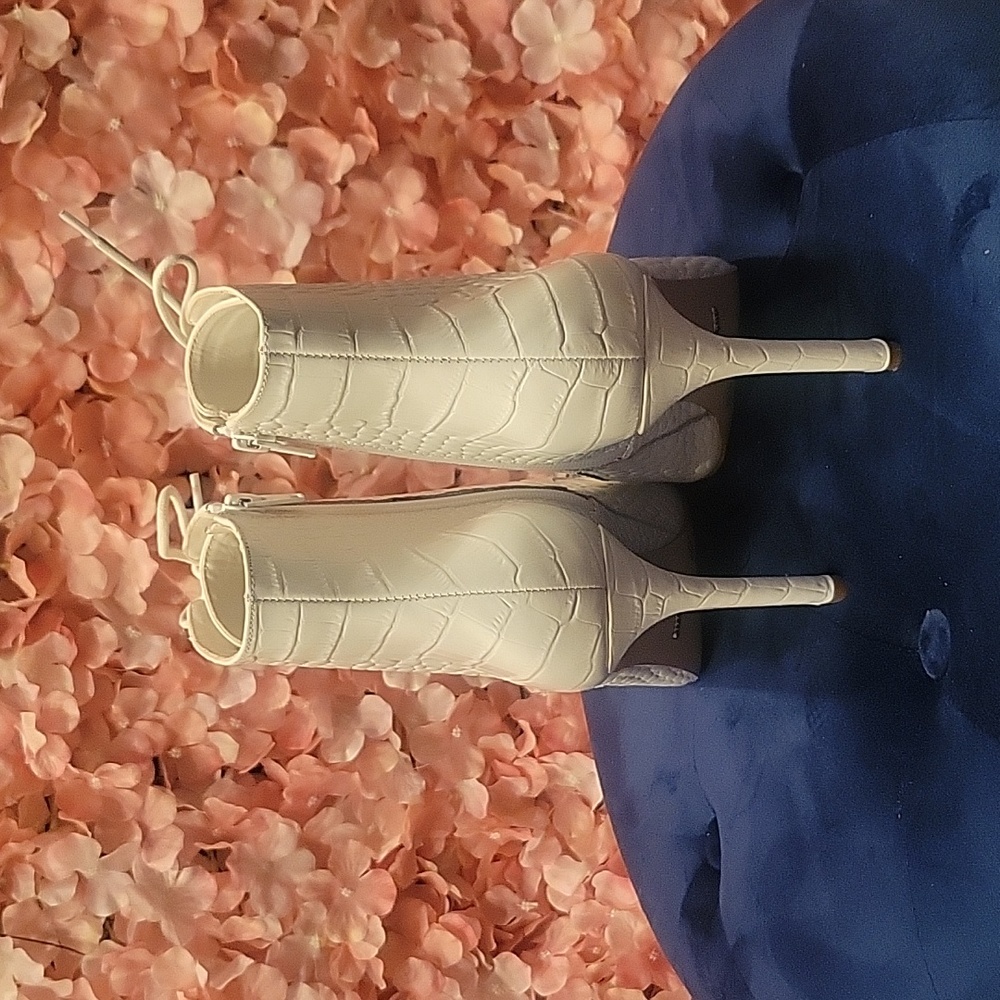 Gianna Bini bootie - Picture 3 of 5